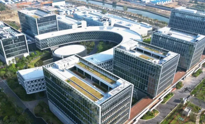 企业数字化转型方案中AI应用开发的关键技术路径解析